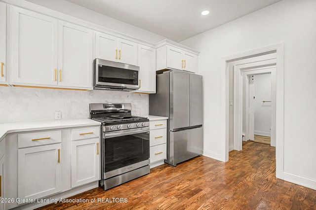 908 N Capitol Avenue, Lansing, MI 48906