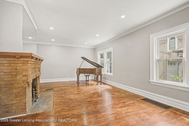 908 N Capitol Avenue, Lansing, MI 48906