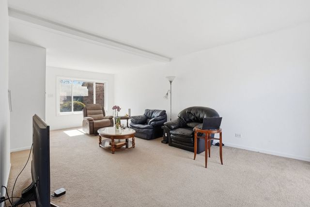 18W274 Kirkland Lane, Villa Park, IL 60181