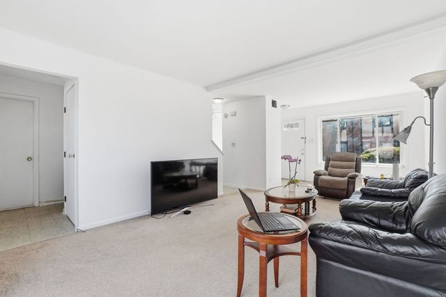 18W274 Kirkland Lane, Villa Park, IL 60181