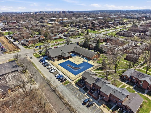 18W274 Kirkland Lane, Villa Park, IL 60181