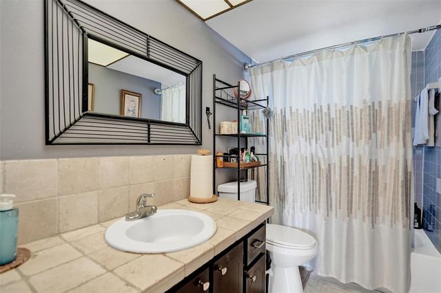 9821 Sunrise Lakes Boulevard 106, Sunrise, FL 33322