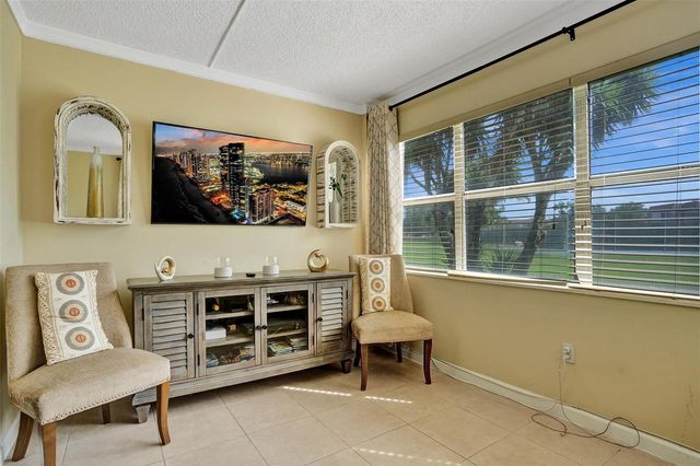 9821 Sunrise Lakes Boulevard 106, Sunrise, FL 33322