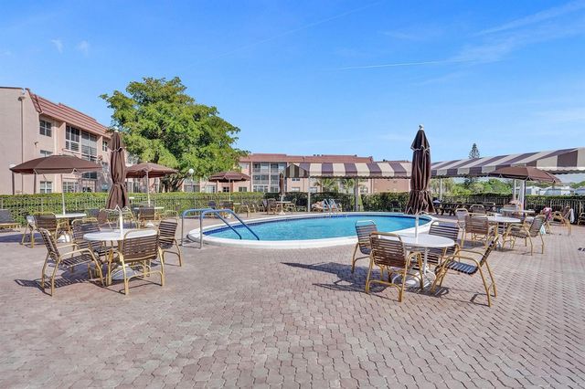 9821 Sunrise Lakes Boulevard 106, Sunrise, FL 33322