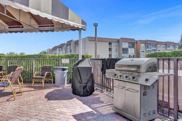 9821 Sunrise Lakes Boulevard 106, Sunrise, FL 33322