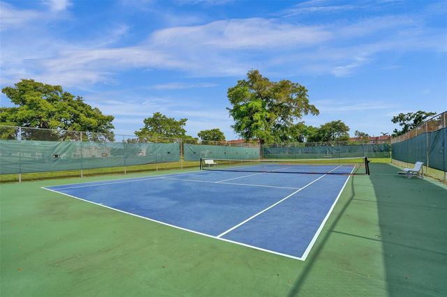 9821 Sunrise Lakes Boulevard 106, Sunrise, FL 33322