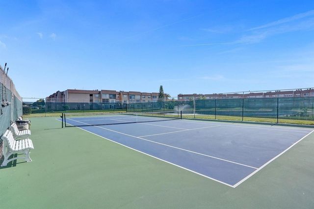 9821 Sunrise Lakes Boulevard 106, Sunrise, FL 33322