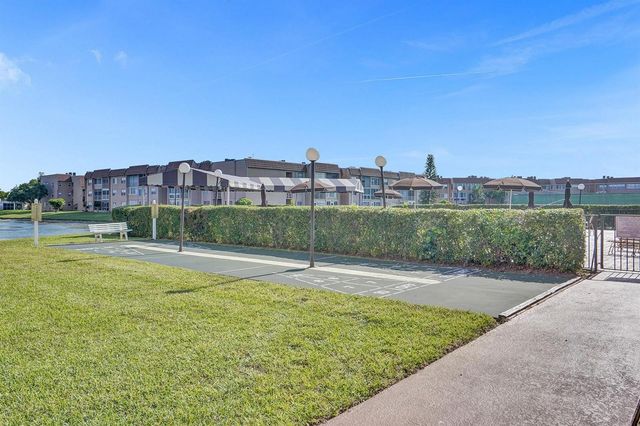 9821 Sunrise Lakes Boulevard 106, Sunrise, FL 33322