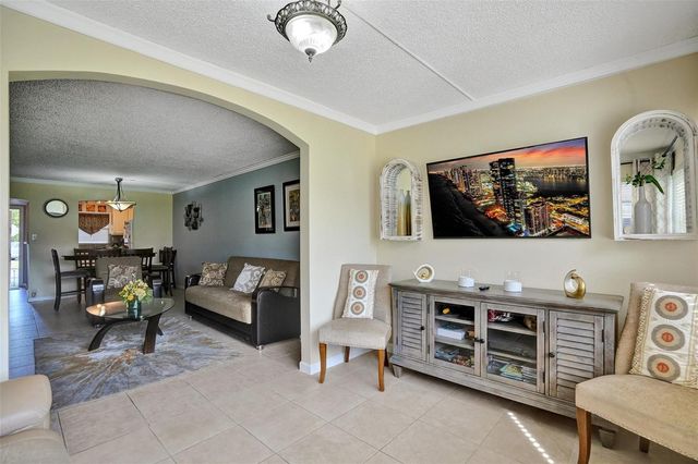 9821 Sunrise Lakes Boulevard 106, Sunrise, FL 33322