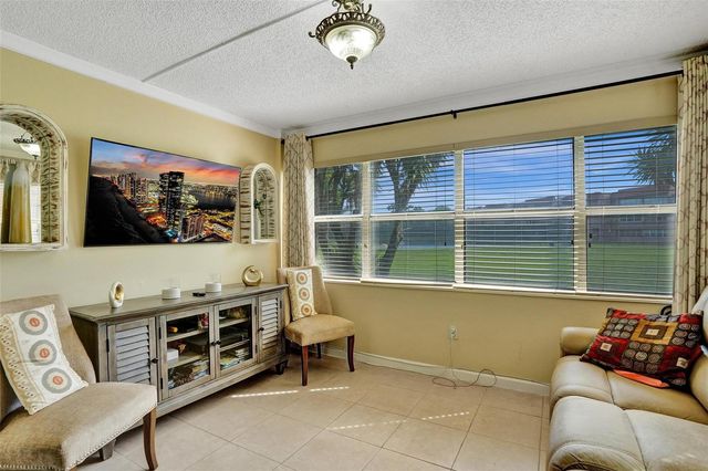 9821 Sunrise Lakes Boulevard 106, Sunrise, FL 33322