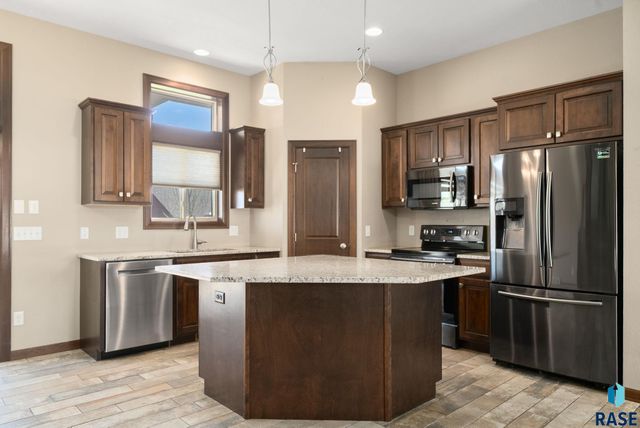 5504 S Solono Ave Avenue, Sioux Falls, SD 57108