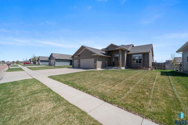 5504 S Solono Ave Avenue, Sioux Falls, SD 57108