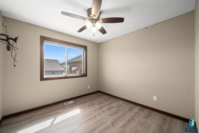 5504 S Solono Ave Avenue, Sioux Falls, SD 57108