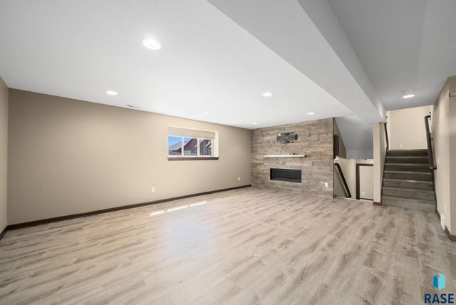 5504 S Solono Ave Avenue, Sioux Falls, SD 57108
