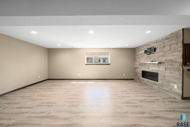 5504 S Solono Ave Avenue, Sioux Falls, SD 57108