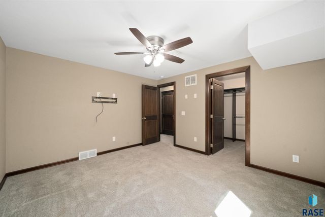 5504 S Solono Ave Avenue, Sioux Falls, SD 57108