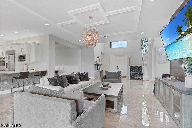4541 Azalea DR, Naples, FL 34119