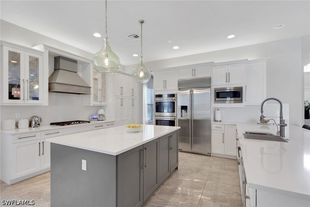 4541 Azalea DR, Naples, FL 34119