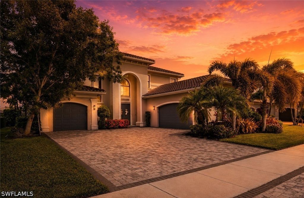 4541 Azalea DR, Naples, FL 34119