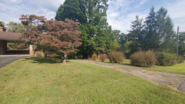 1359 Longview DR, Bassett, VA 24055
