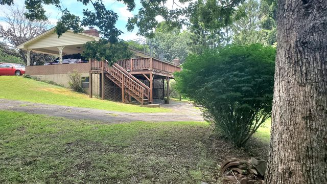 1359 Longview DR, Bassett, VA 24055