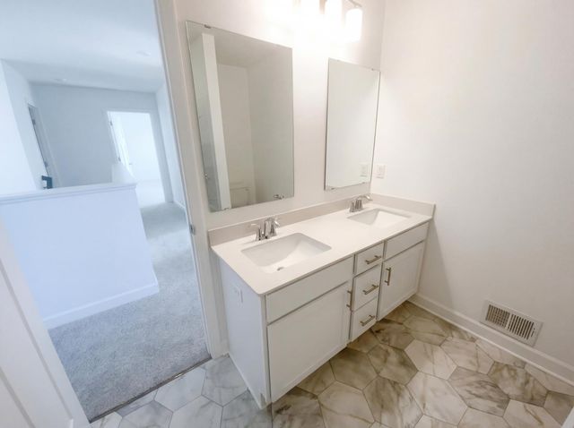 20333 Gadget Circle, Lakeville, MN 55044