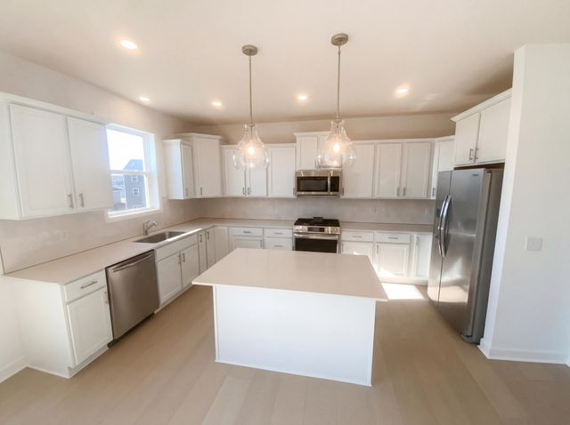 20333 Gadget Circle, Lakeville, MN 55044