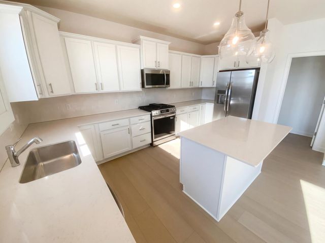 20333 Gadget Circle, Lakeville, MN 55044