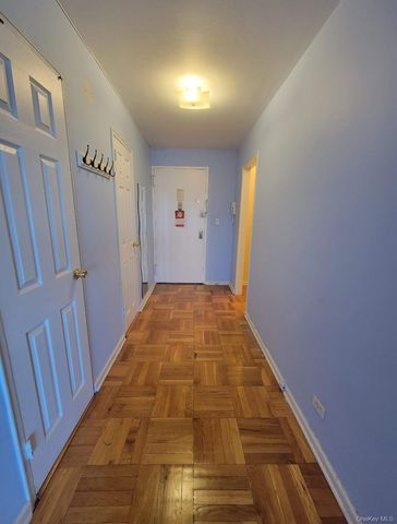 89-00 170 Street 11N, Jamaica, NY 11432