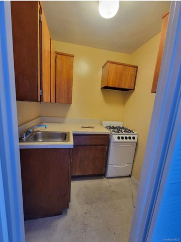 89-00 170 Street 11N, Jamaica, NY 11432