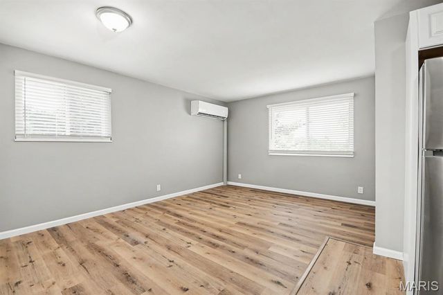 329 Eichelberger Street, St Louis, MO 63111