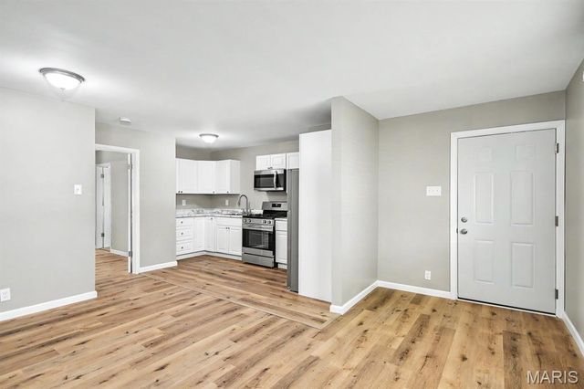 329 Eichelberger Street, St Louis, MO 63111