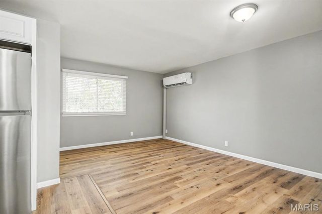 329 Eichelberger Street, St Louis, MO 63111