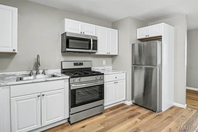 329 Eichelberger Street, St Louis, MO 63111