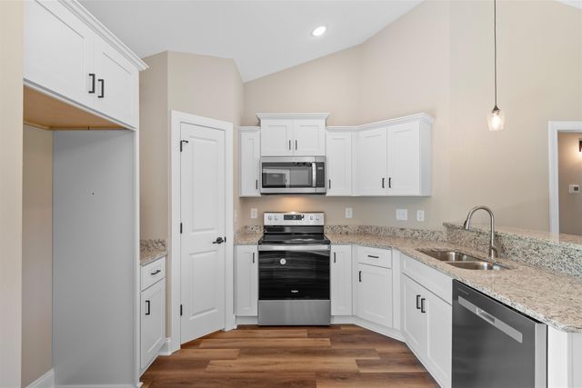 1242 Cappin Ln., Aynor, SC 29511