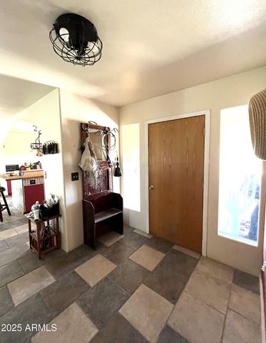 27230 S COYOTE Trail, Congress, AZ 85332