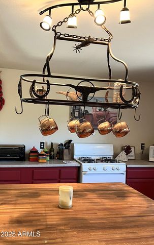 27230 S COYOTE Trail, Congress, AZ 85332