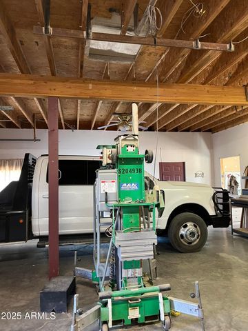 27230 S COYOTE Trail, Congress, AZ 85332