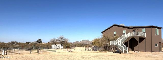 27230 S COYOTE Trail, Congress, AZ 85332