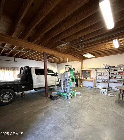 27230 S COYOTE Trail, Congress, AZ 85332