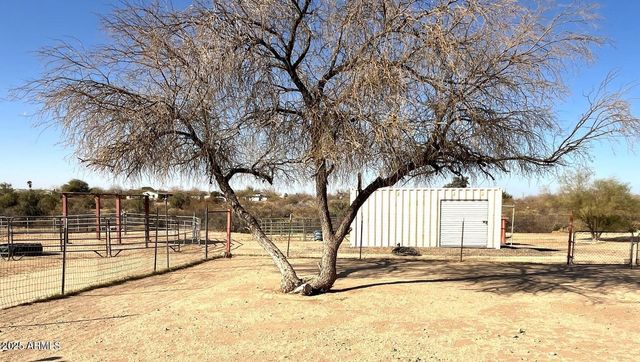 27230 S COYOTE Trail, Congress, AZ 85332