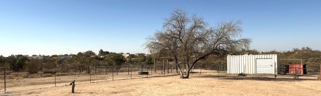 27230 S COYOTE Trail, Congress, AZ 85332