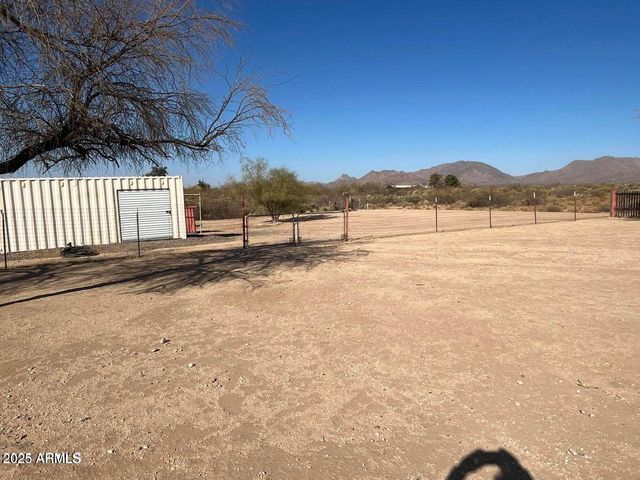 27230 S COYOTE Trail, Congress, AZ 85332