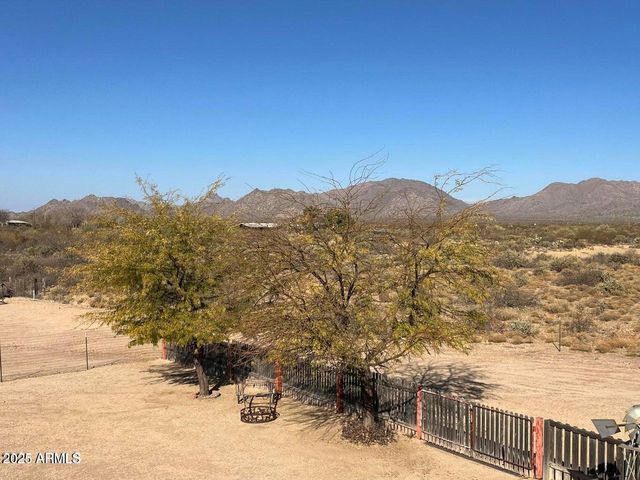 27230 S COYOTE Trail, Congress, AZ 85332
