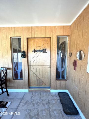 27230 S COYOTE Trail, Congress, AZ 85332