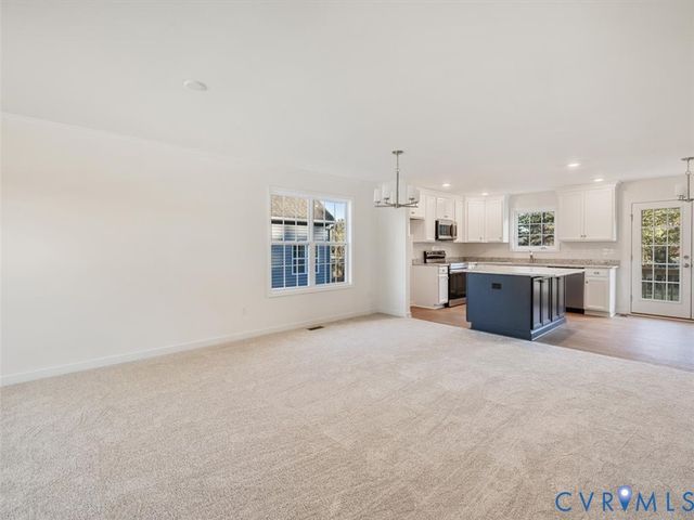 11819 Farnham Woods Dr, Midlothian, VA 23112
