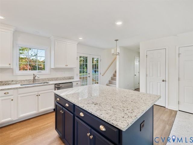 11819 Farnham Woods Dr, Midlothian, VA 23112