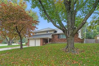 3117 Lakeview Circle, Leavenworth, KS 66048