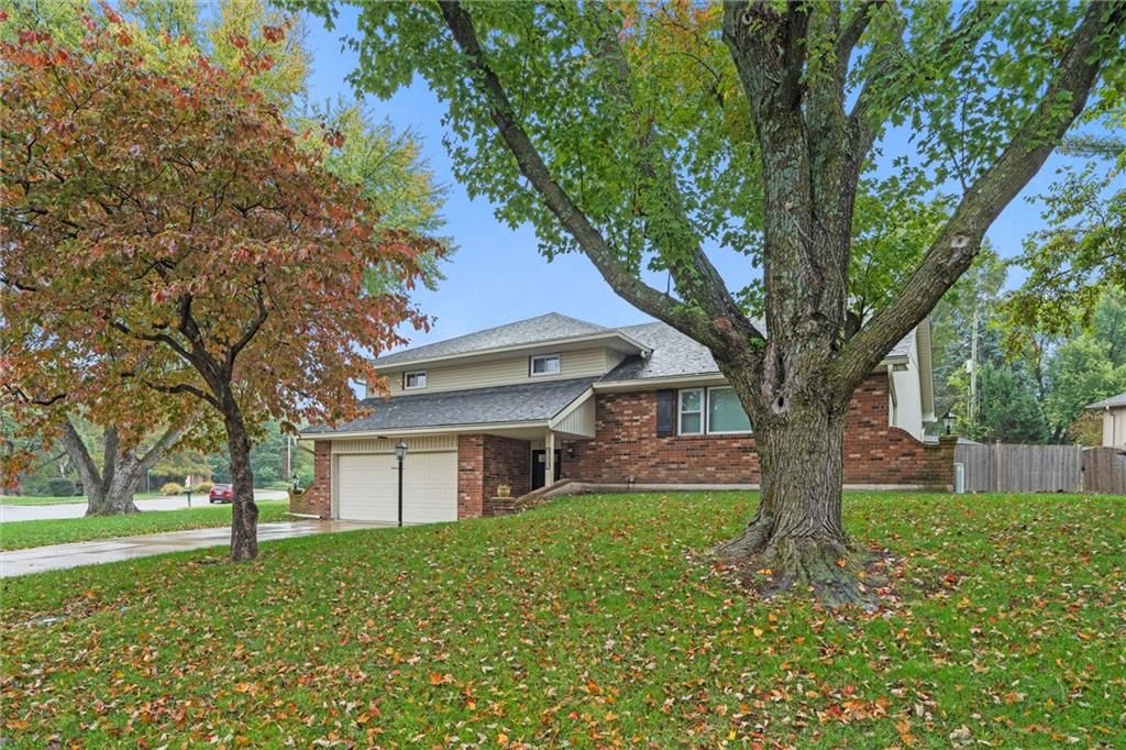 3117 Lakeview Circle, Leavenworth, KS 66048