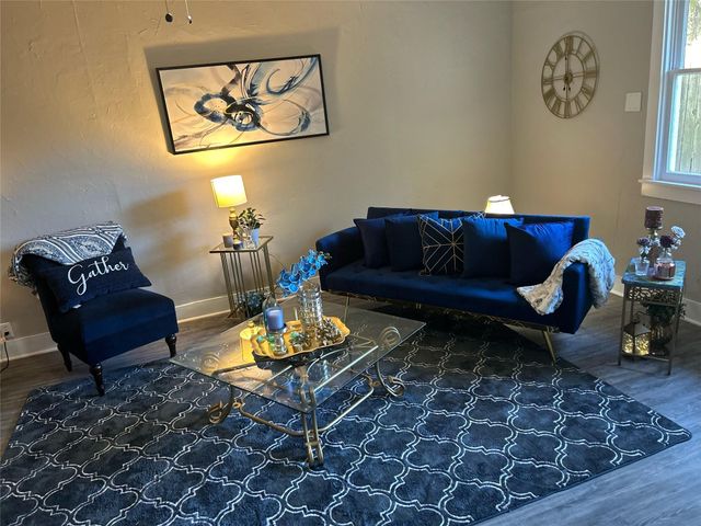 112 Oakdale Street, Dayton, TX 77535